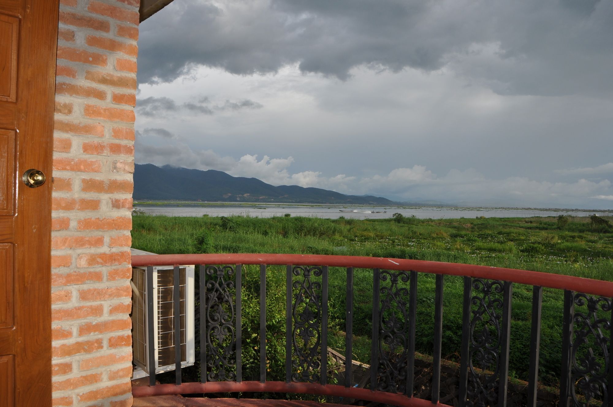 Ann Heritage Lodge Inle Lake Extérieur photo