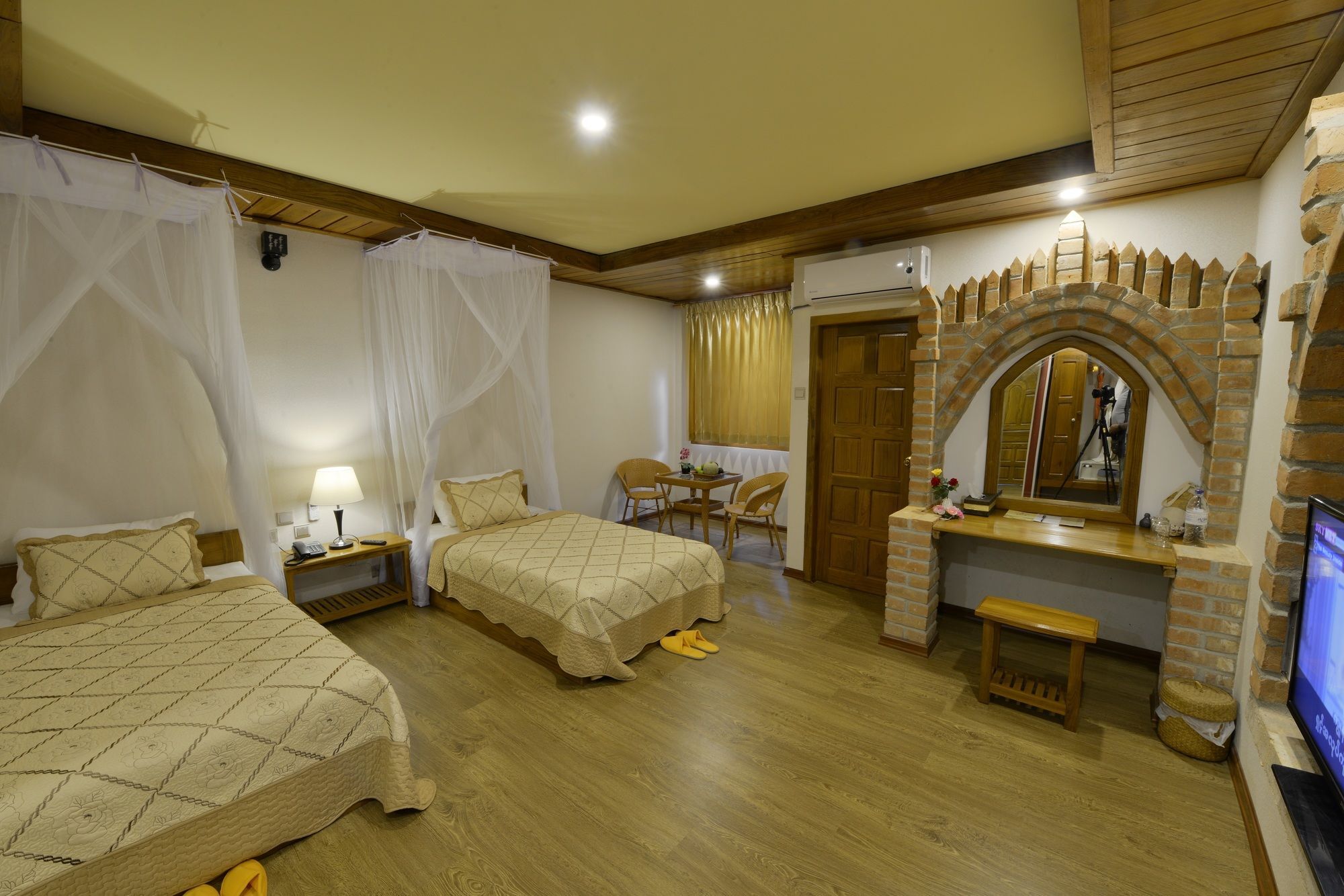 Ann Heritage Lodge Inle Lake Extérieur photo