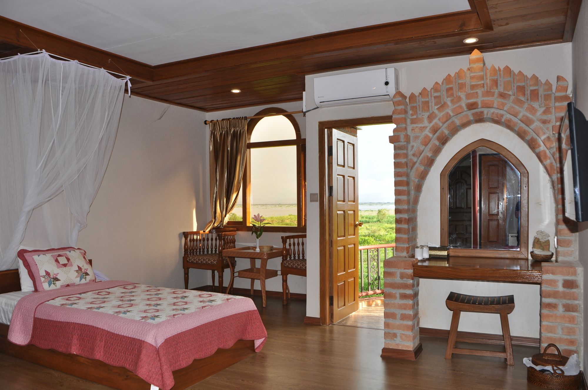 Ann Heritage Lodge Inle Lake Extérieur photo